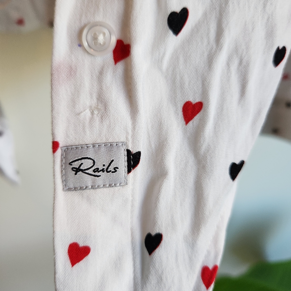 Rails "Val Crush" 100% Rayon Black And Red Heart Print Blouse - Picture 4 of 5